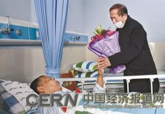 中南医院被刺伤医生转入普通病房，康复