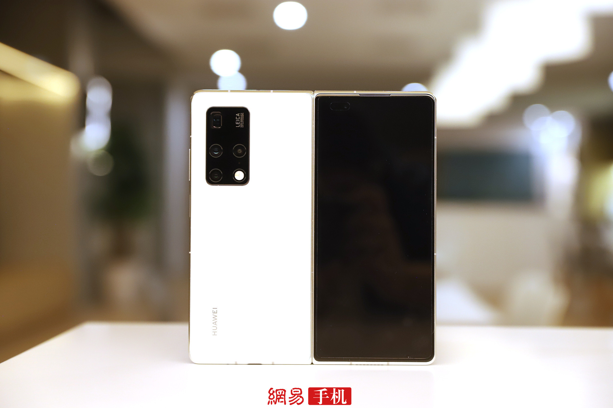 华为Mate X2真机图集：抢到就赚到的折叠屏旗舰