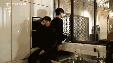 社长截了动图,我们来仔细分析一下这其中的套路:(视频来源:官网)而